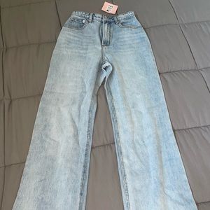NWT Showpo Straight leg jeans